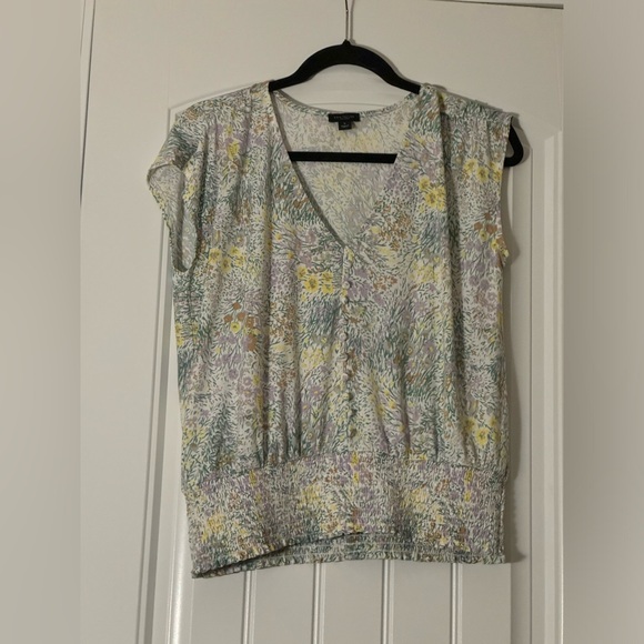 Ann Taylor Tops - Ann Taylor Floral button blouse